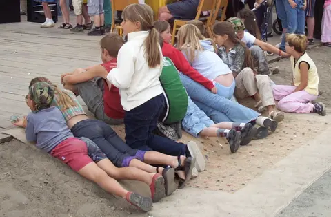 Kinder-buehne-gross