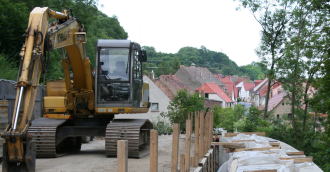 Bagger an Baustelle
